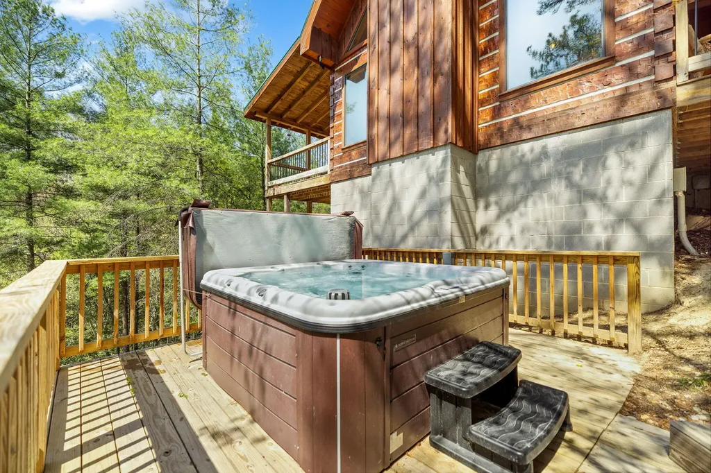 498 Lakeside Drive Zoe KY 41397