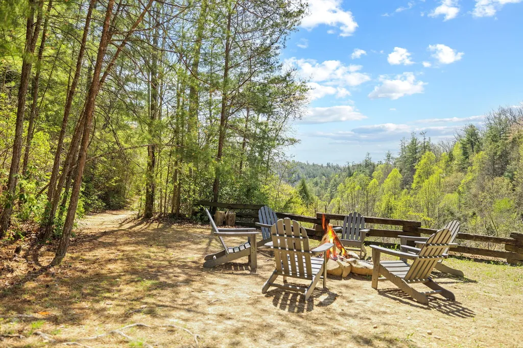 498 Lakeside Drive Zoe KY 41397