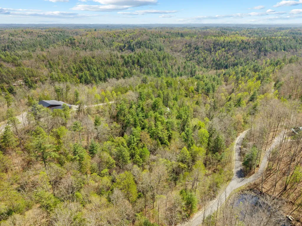 498 Lakeside Drive Zoe KY 41397