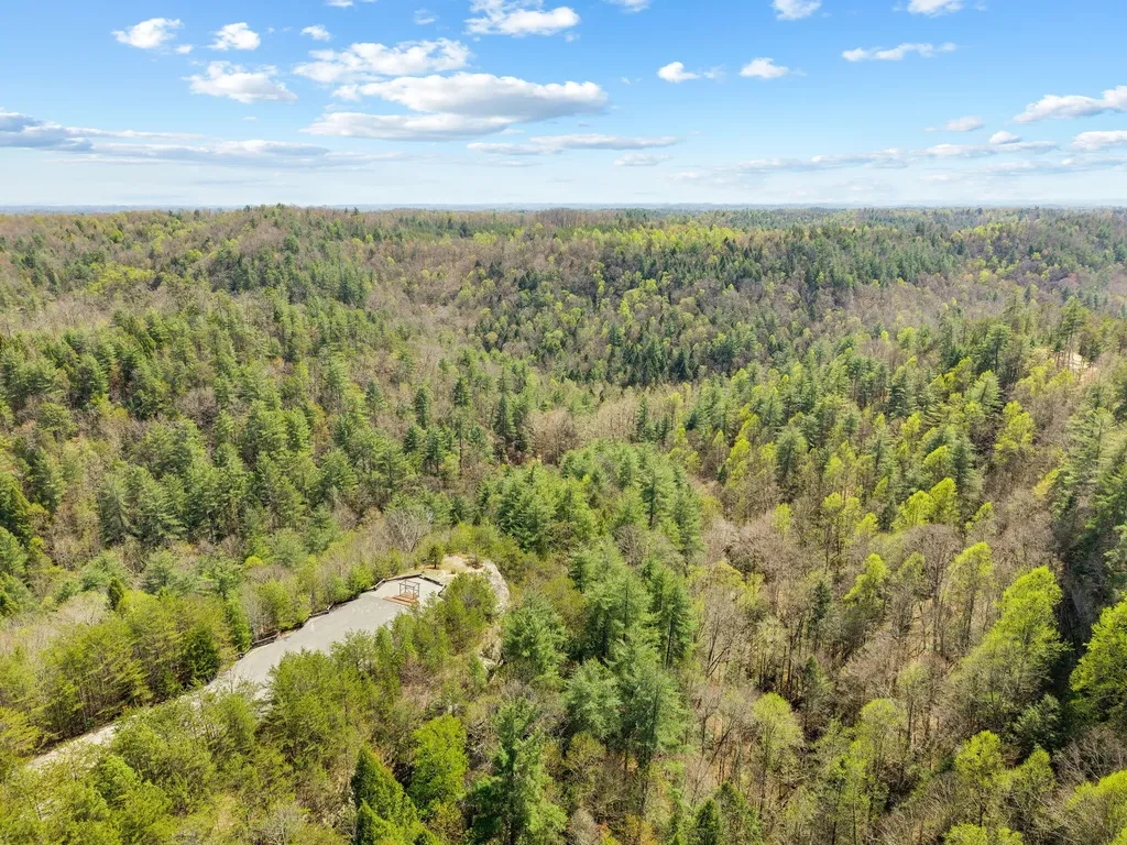 498 Lakeside Drive Zoe KY 41397