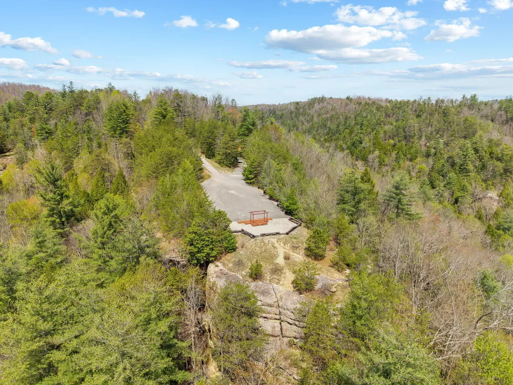 498 Lakeside Drive Zoe KY 41397