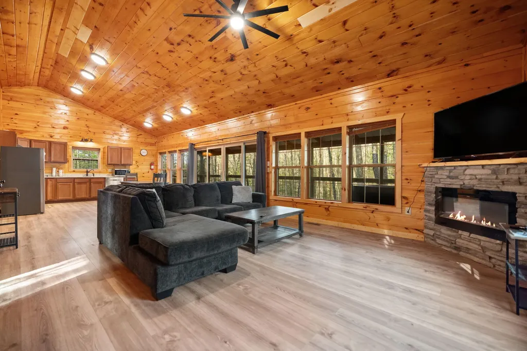 1134 Cliffview Road Campton KY 41301