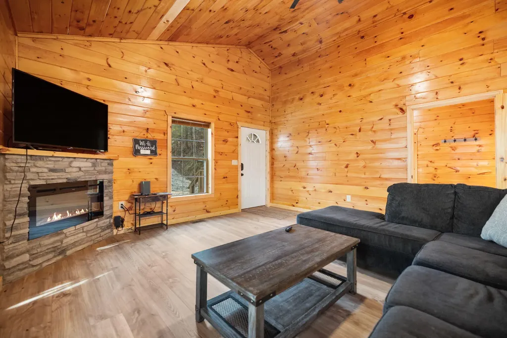 1134 Cliffview Road Campton KY 41301