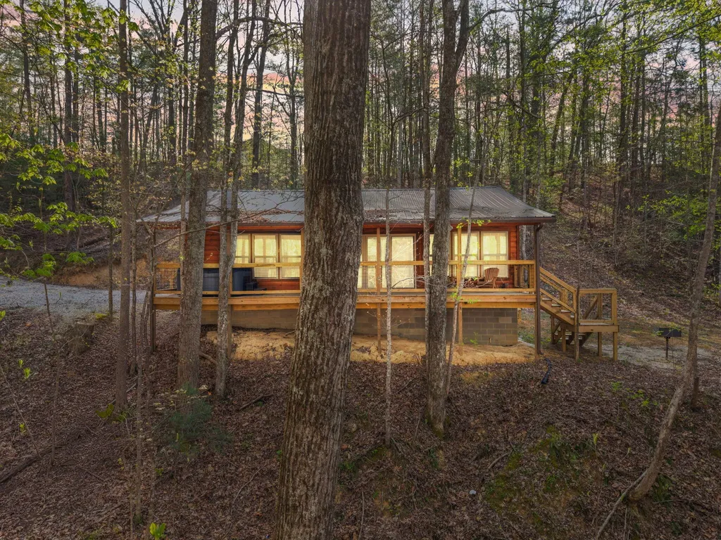 1134 Cliffview Road Campton KY 41301
