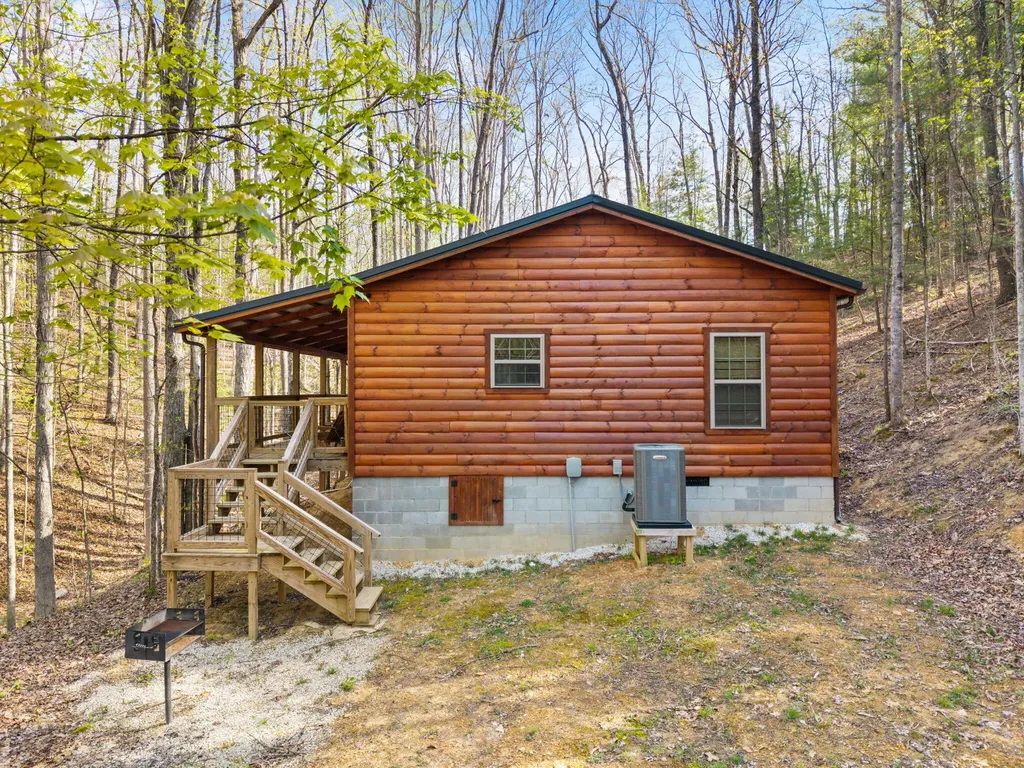 1134 Cliffview Road Campton KY 41301