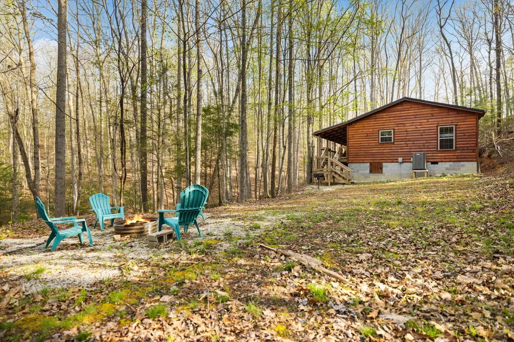 1134 Cliffview Road Campton KY 41301