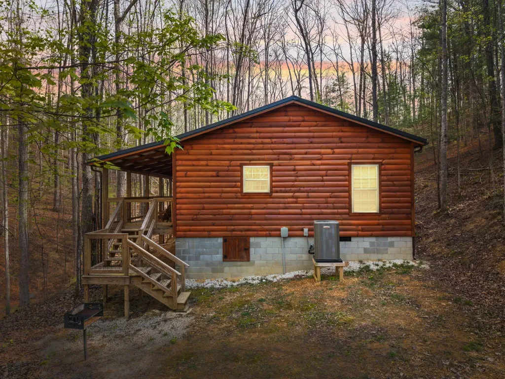1134 Cliffview Road Campton KY 41301