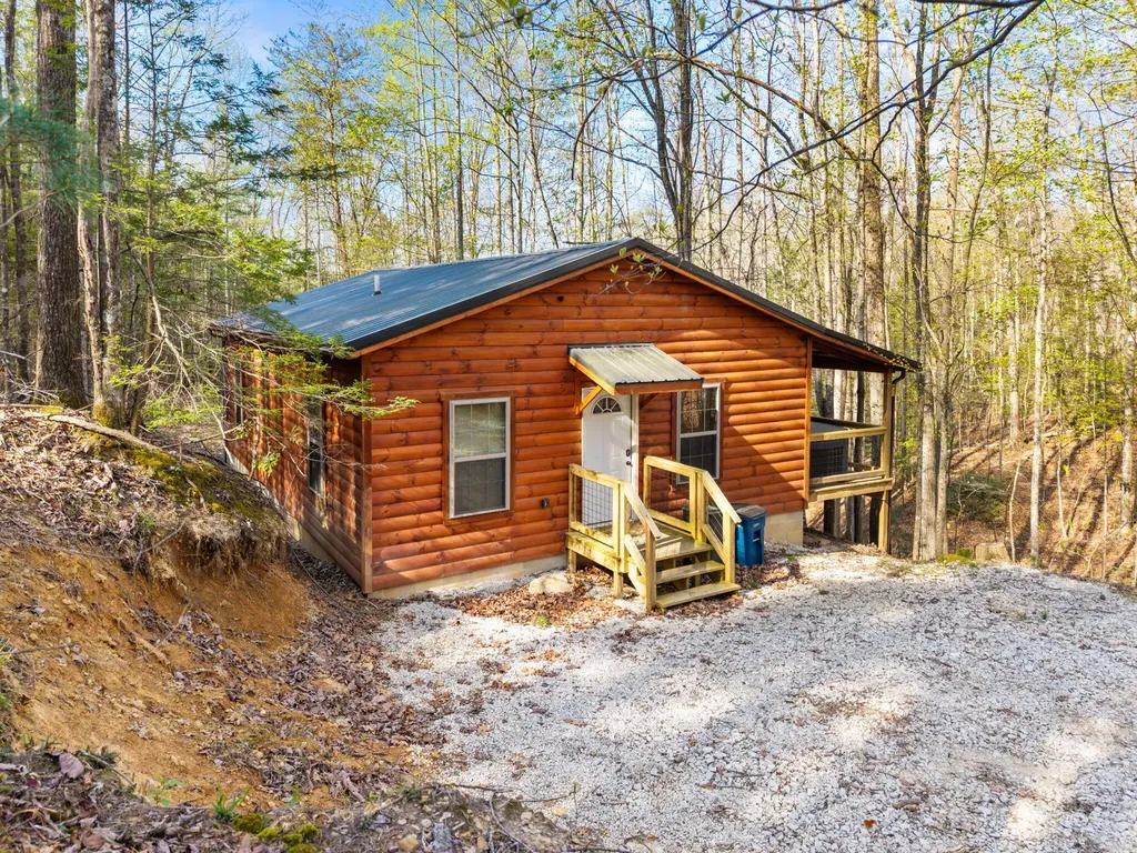 1134 Cliffview Road Campton KY 41301