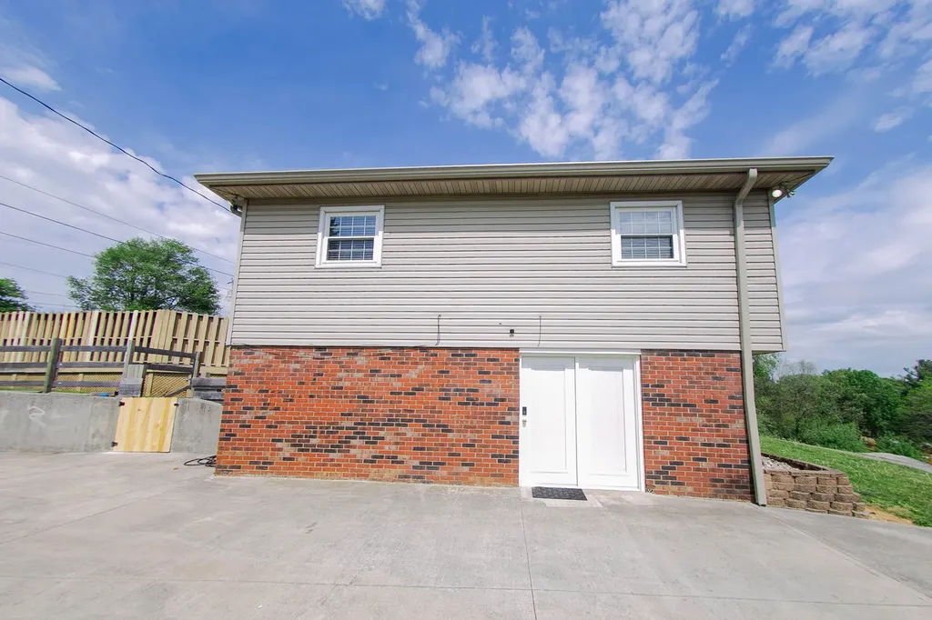 109 Rolling Hills Drive Somerset KY 42503