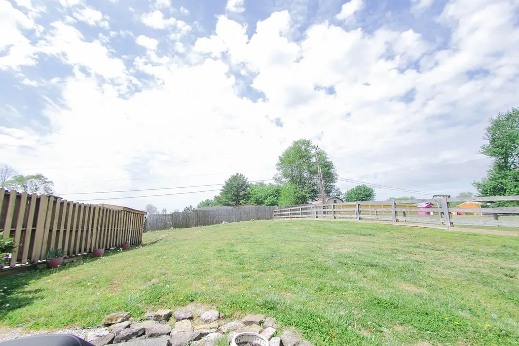 109 Rolling Hills Drive Somerset KY 42503