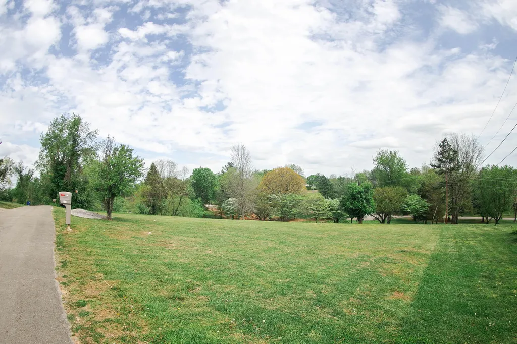 109 Rolling Hills Drive Somerset KY 42503