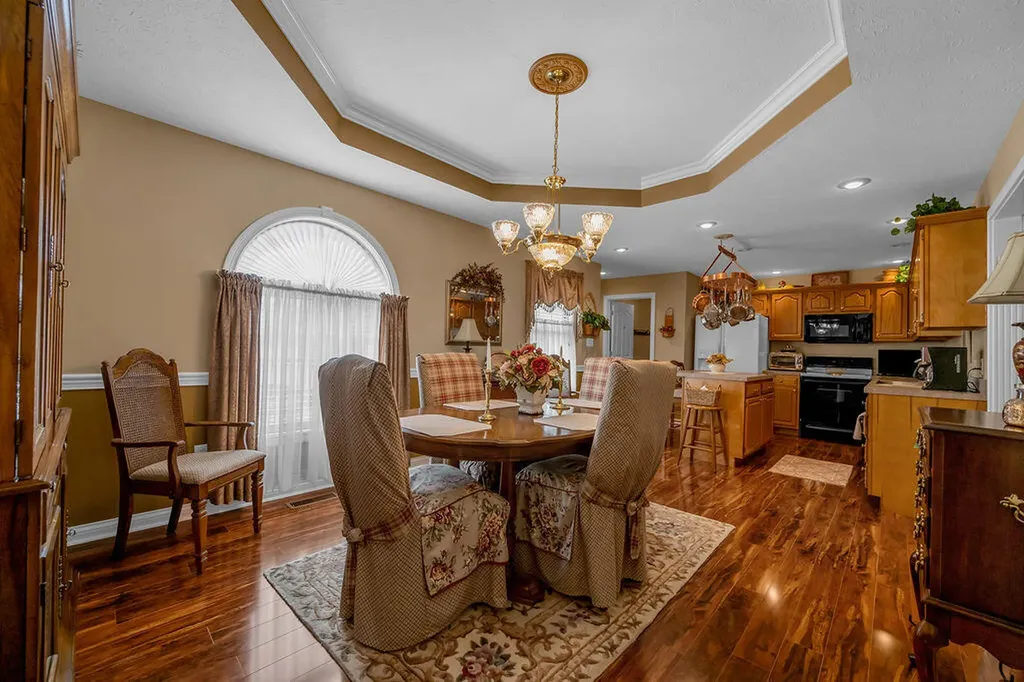 220 Hibiscus Lane Winchester KY 40391