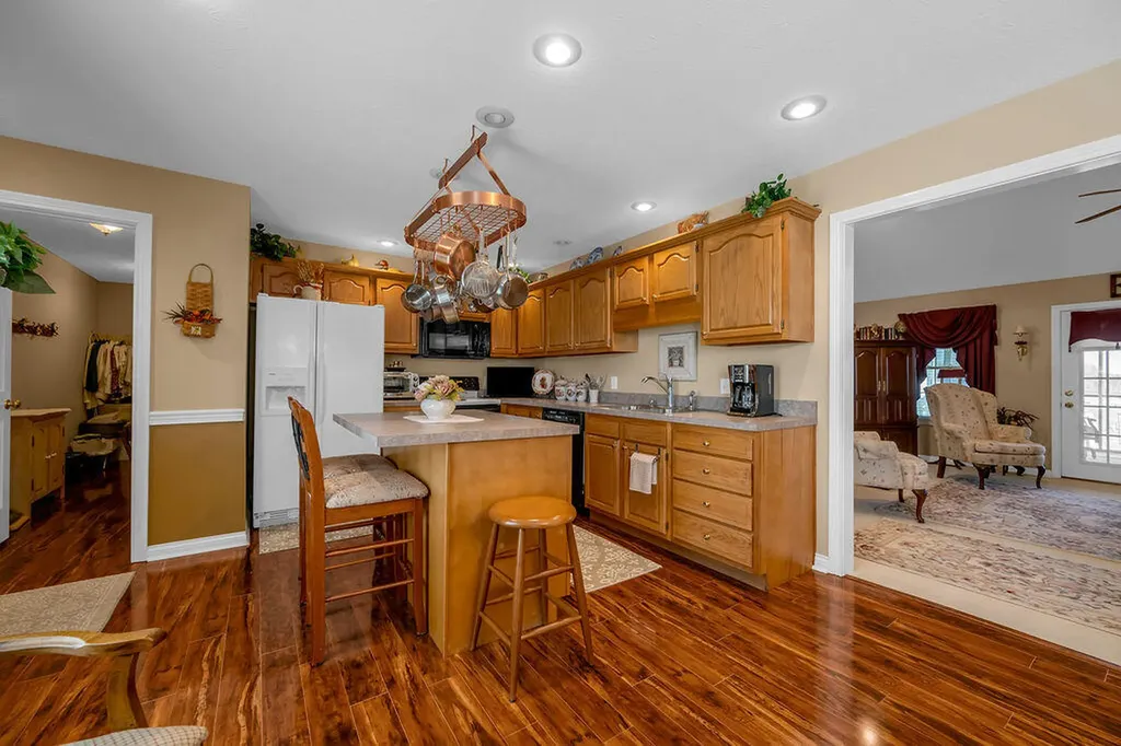 220 Hibiscus Lane Winchester KY 40391