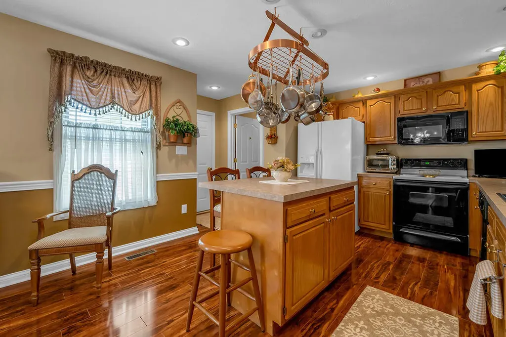 220 Hibiscus Lane Winchester KY 40391
