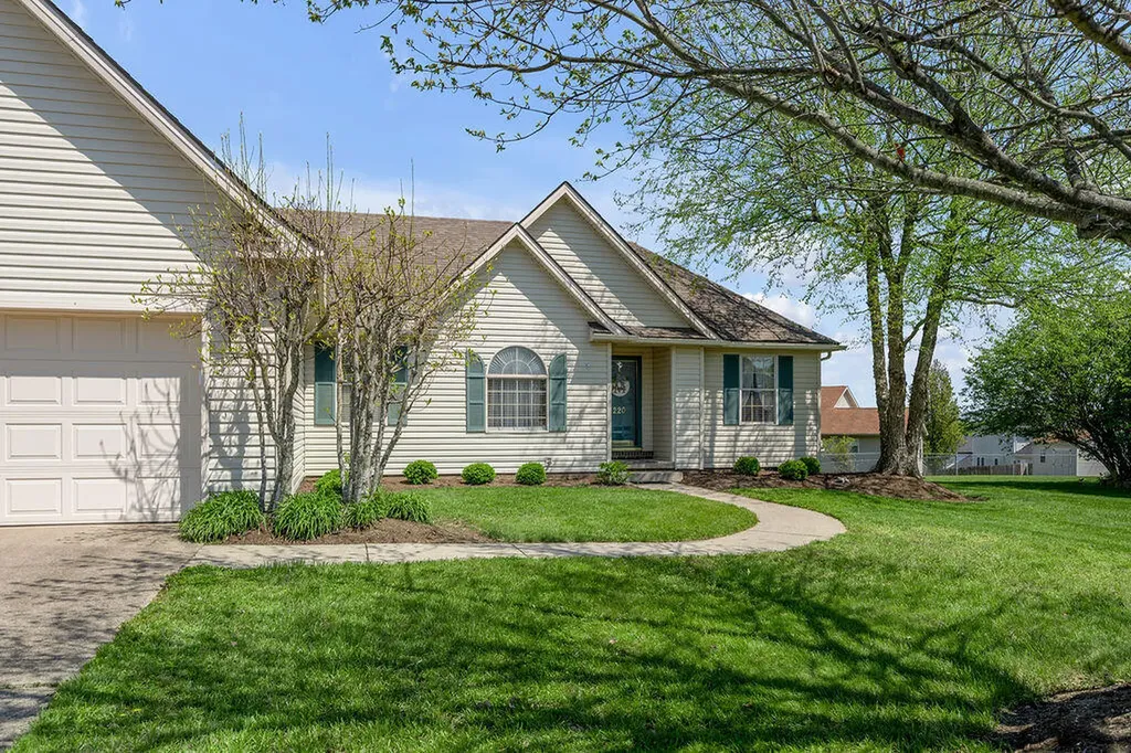 220 Hibiscus Lane Winchester KY 40391