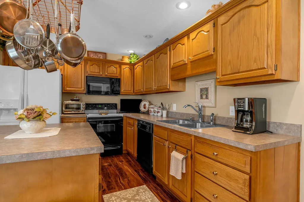 220 Hibiscus Lane Winchester KY 40391