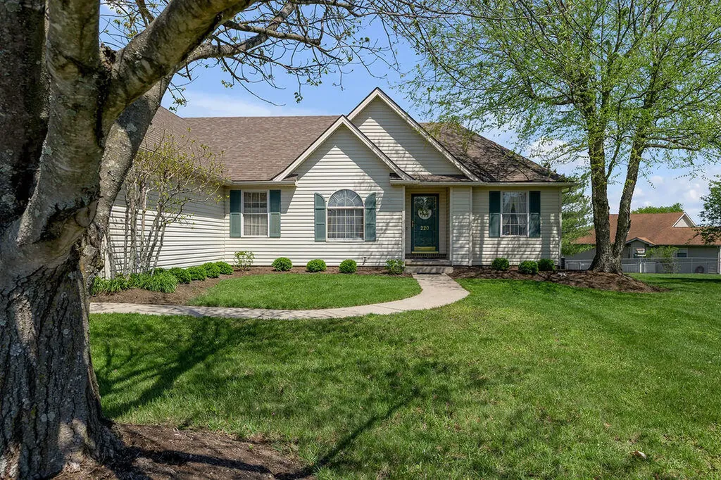 220 Hibiscus Lane Winchester KY 40391