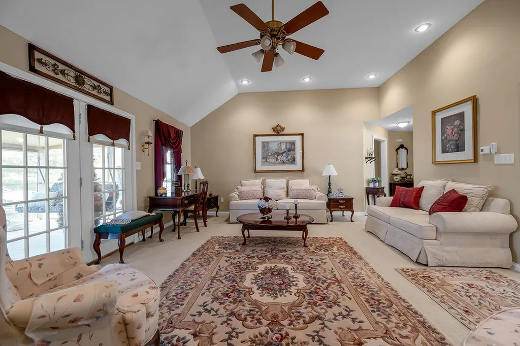 220 Hibiscus Lane Winchester KY 40391