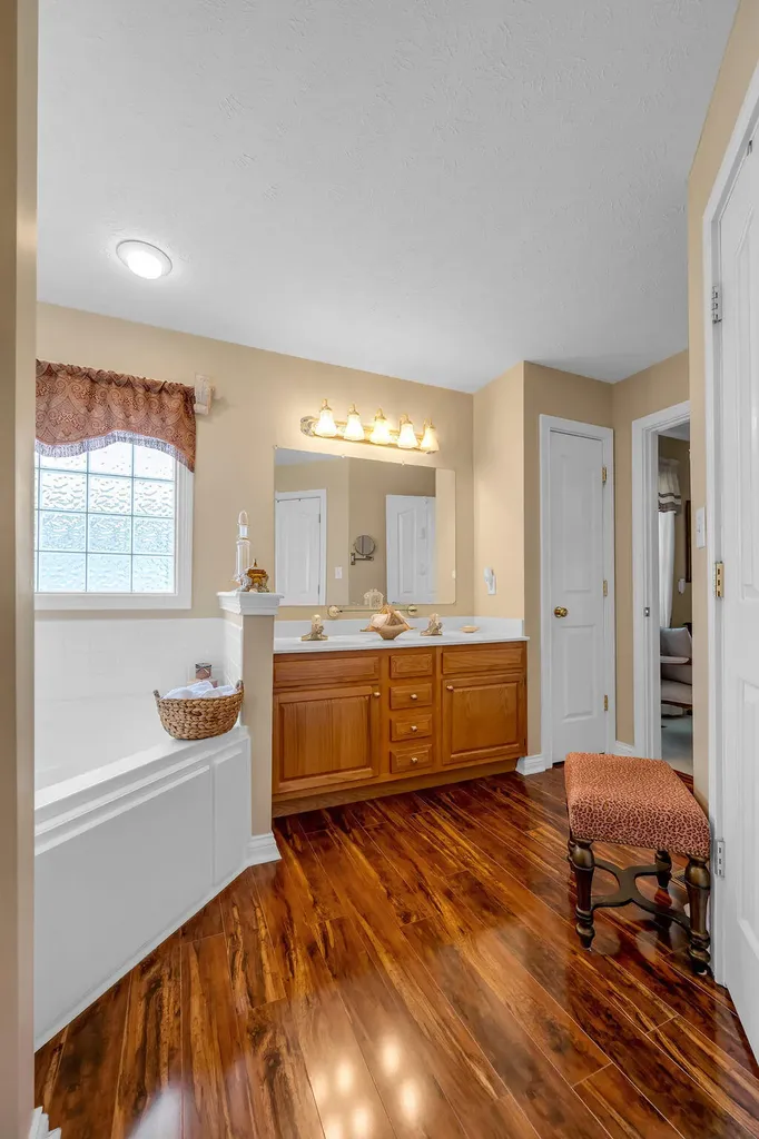 220 Hibiscus Lane Winchester KY 40391