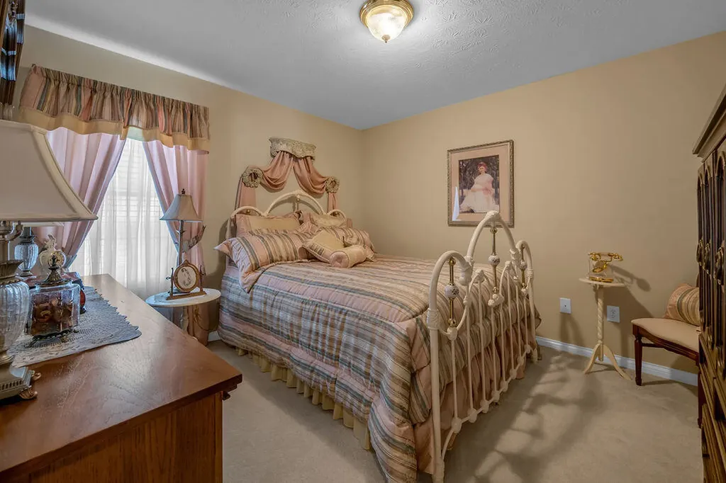 220 Hibiscus Lane Winchester KY 40391