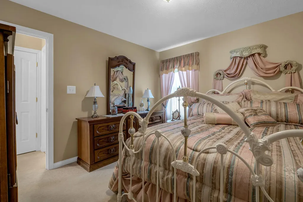 220 Hibiscus Lane Winchester KY 40391