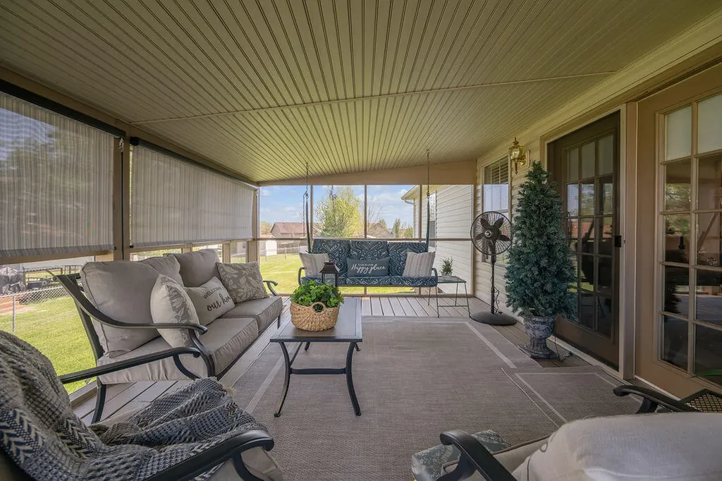 220 Hibiscus Lane Winchester KY 40391