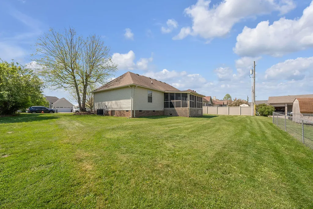220 Hibiscus Lane Winchester KY 40391