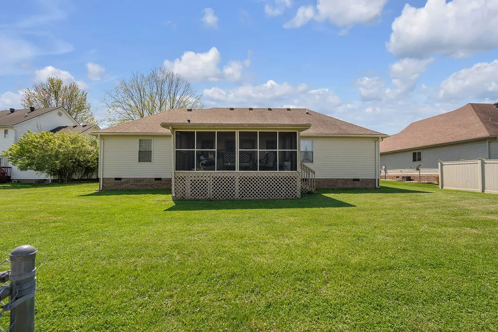 220 Hibiscus Lane Winchester KY 40391