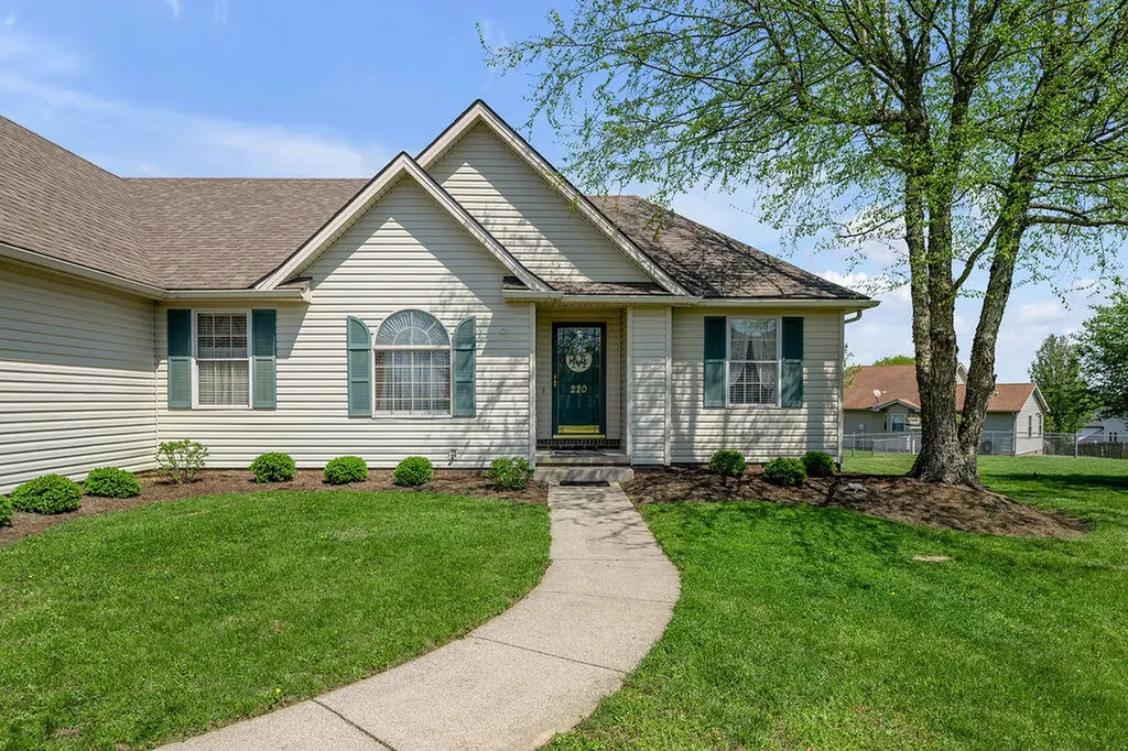 220 Hibiscus Lane Winchester KY 40391