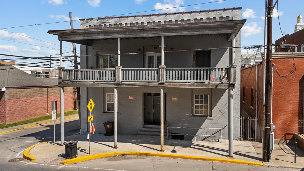 17 W Lexington Avenue Winchester KY 40391
