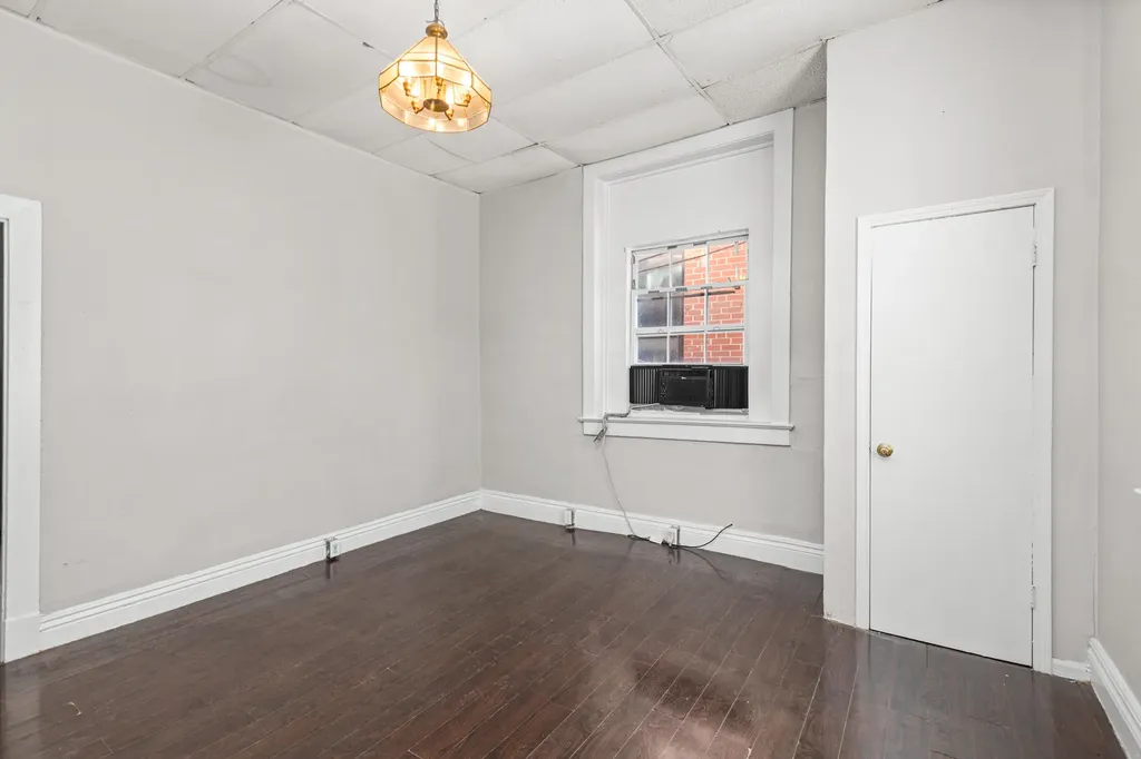 17 W Lexington Avenue Winchester KY 40391