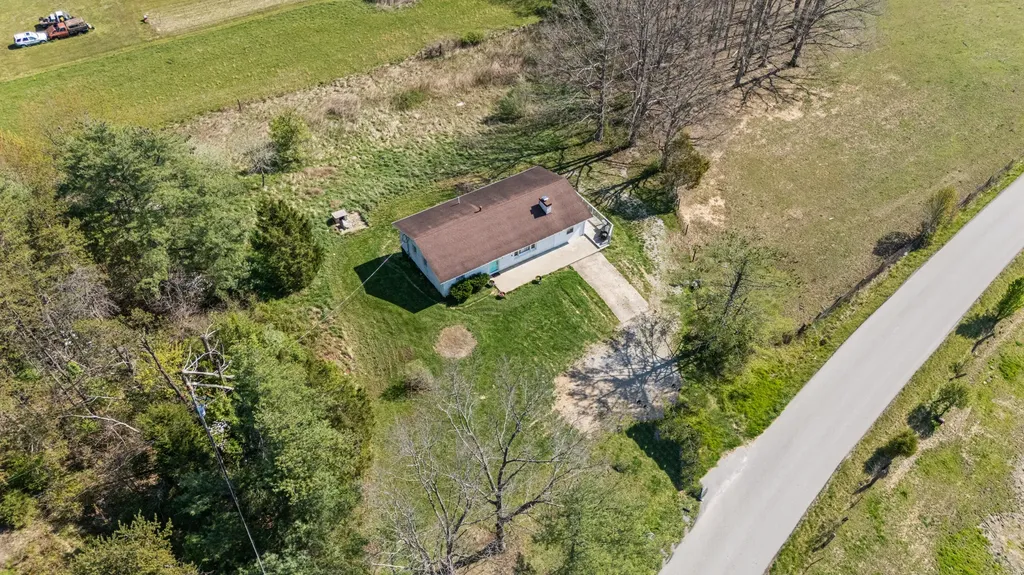 150 Clay Lick Road Jeffersonville KY 40337