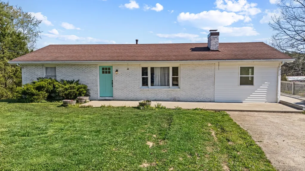 150 Clay Lick Road Jeffersonville KY 40337