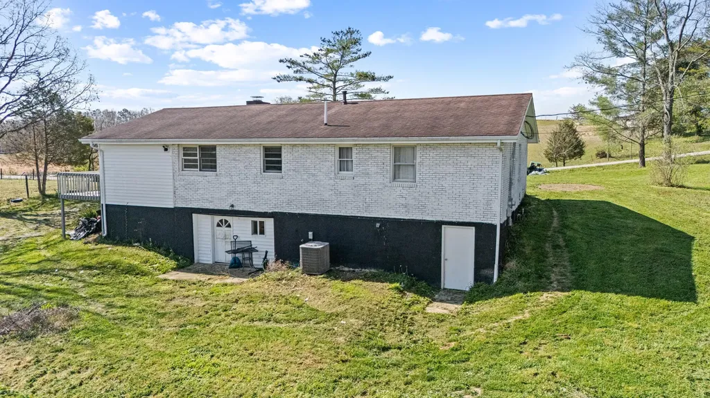 150 Clay Lick Road Jeffersonville KY 40337