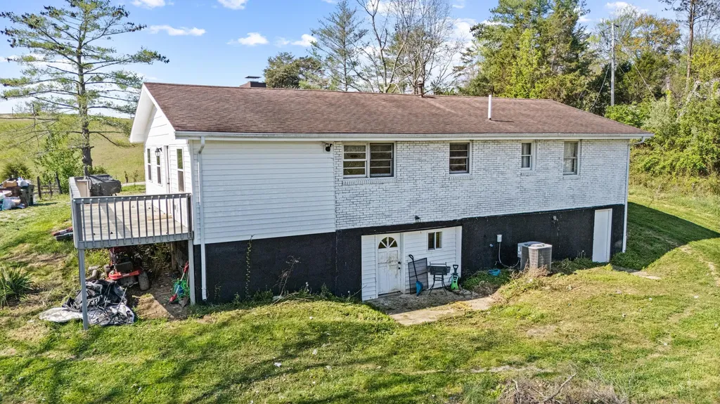 150 Clay Lick Road Jeffersonville KY 40337