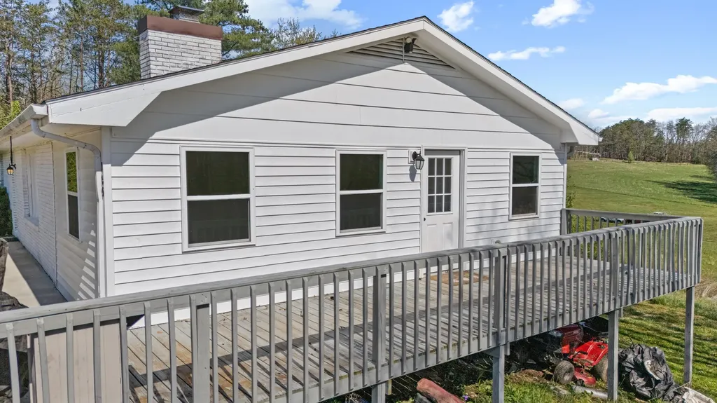 150 Clay Lick Road Jeffersonville KY 40337