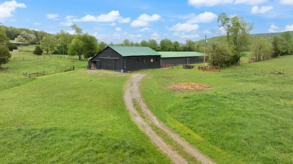 878 Horizon Loop Monticello KY 42633