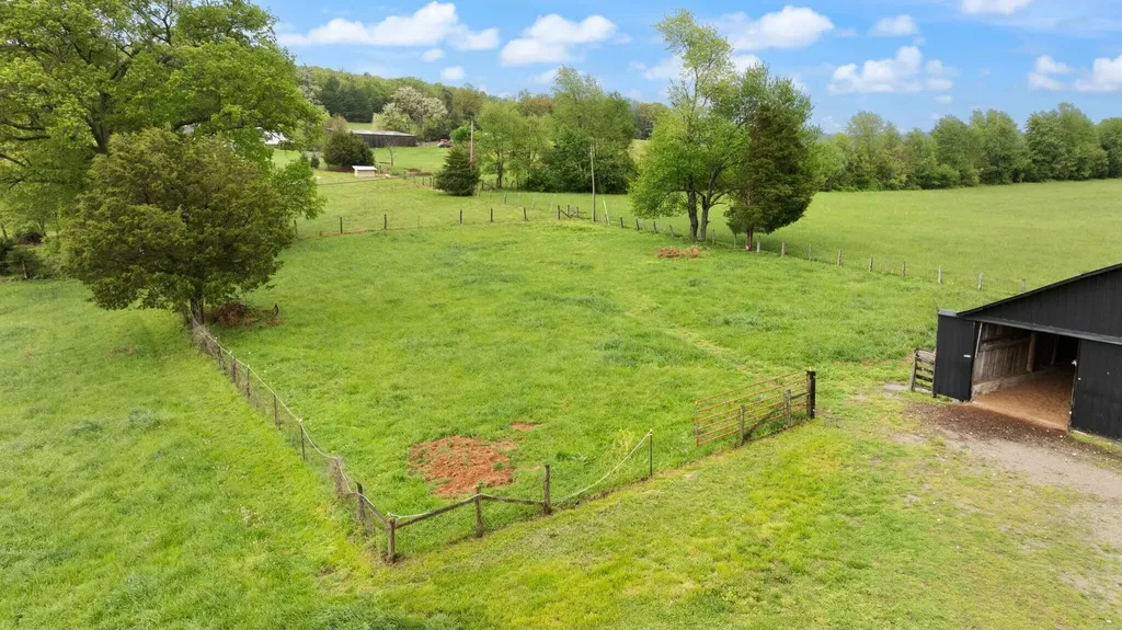 878 Horizon Loop Monticello KY 42633