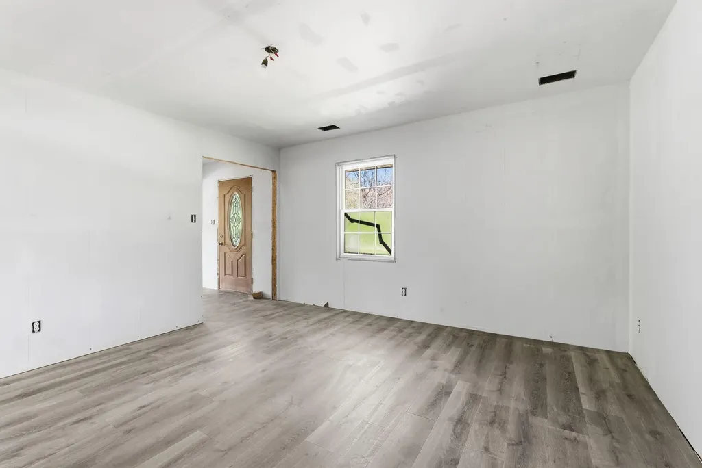 737 Fintville Road Versailles KY 40383
