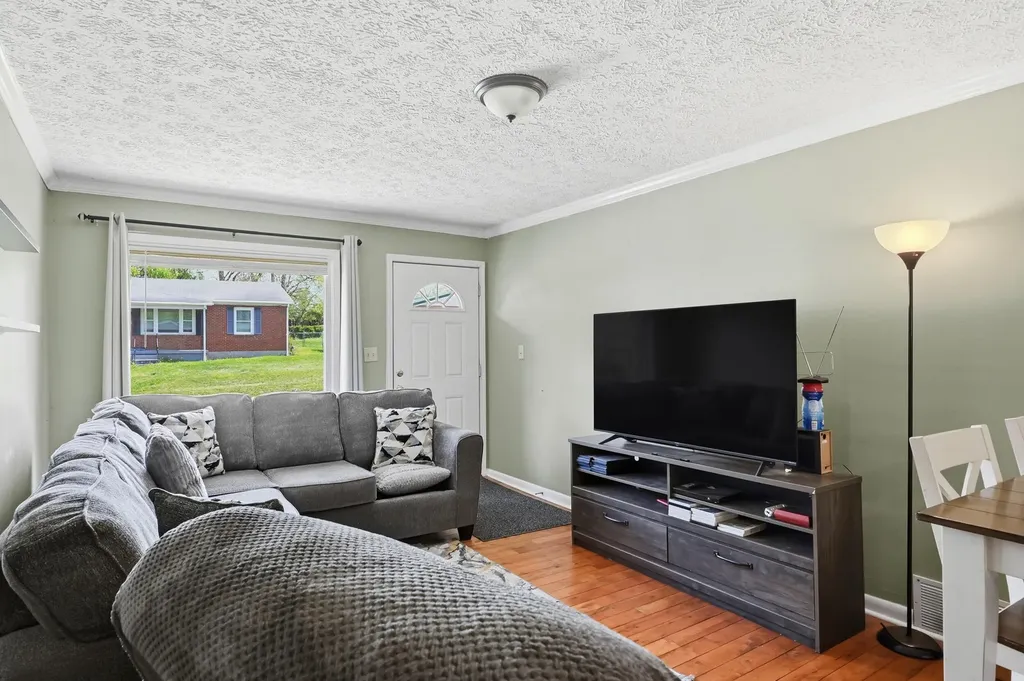 110 Ridgeway Drive Lancaster KY 40444