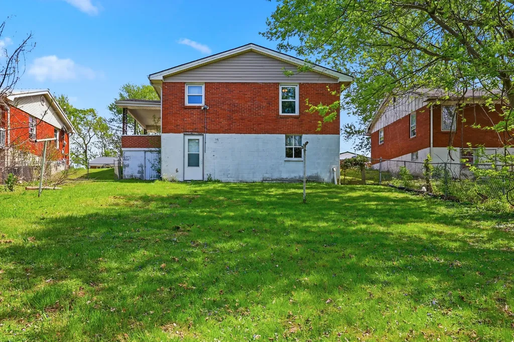 110 Ridgeway Drive Lancaster KY 40444