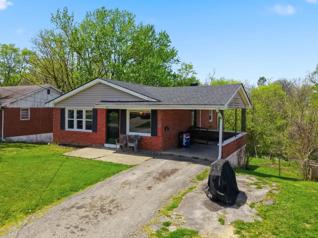 110 Ridgeway Drive Lancaster KY 40444