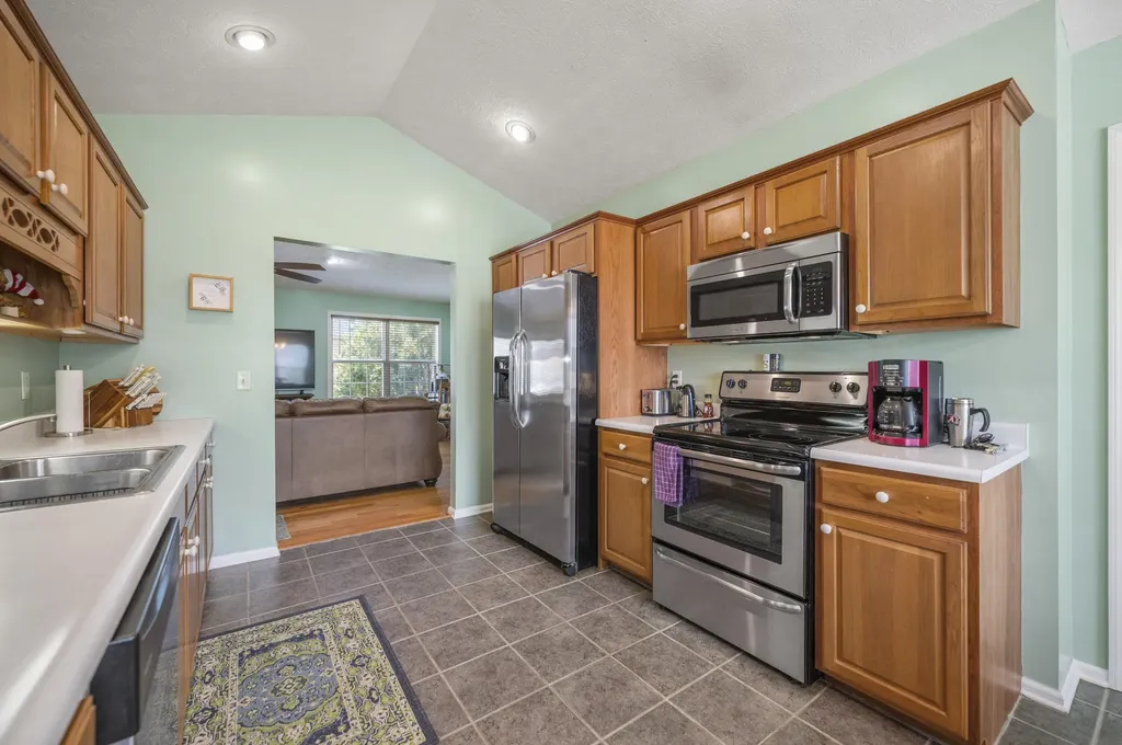 1033 J.d. Circle Berea KY 40403