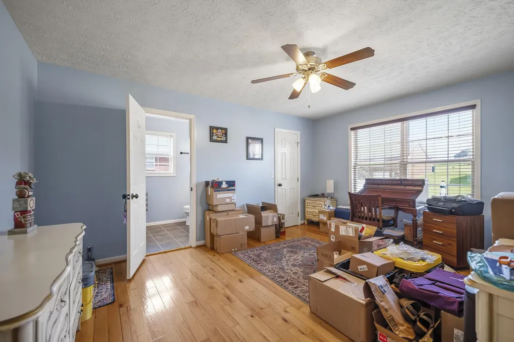 1033 J.d. Circle Berea KY 40403
