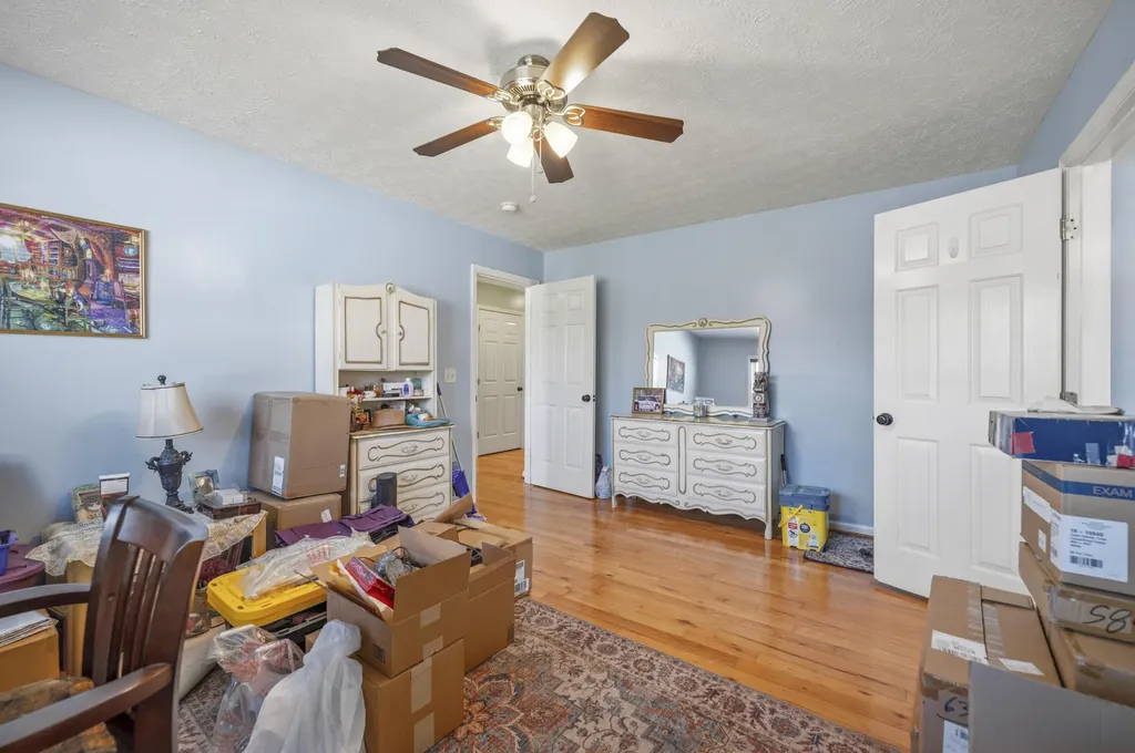 1033 J.d. Circle Berea KY 40403