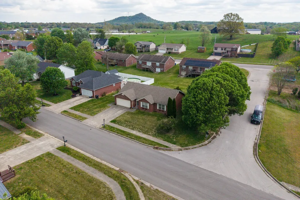 1033 J.d. Circle Berea KY 40403