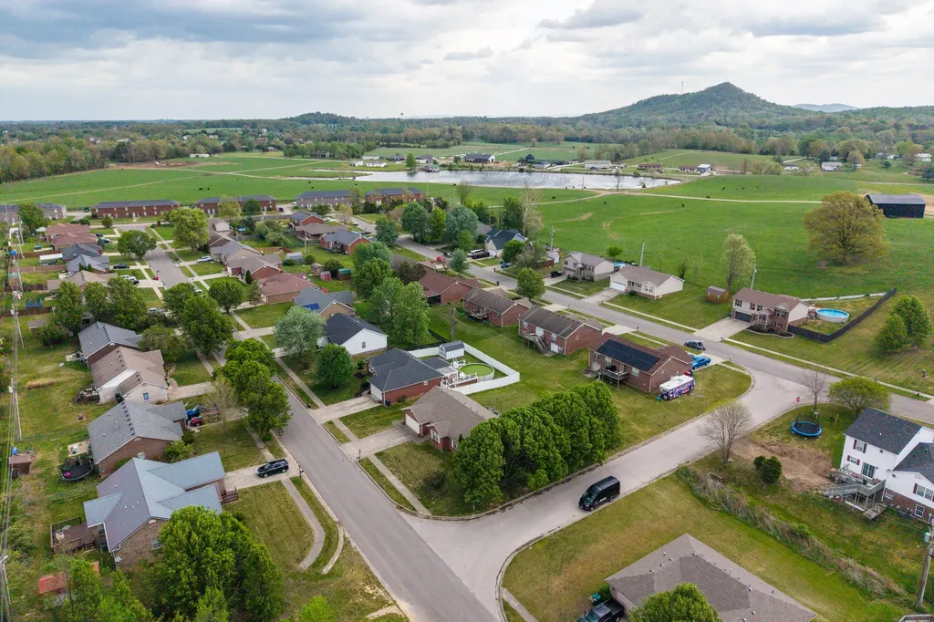 1033 J.d. Circle Berea KY 40403
