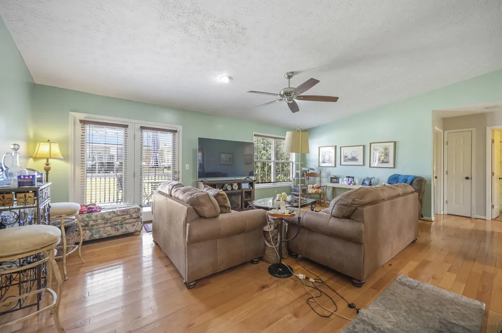 1033 J.d. Circle Berea KY 40403