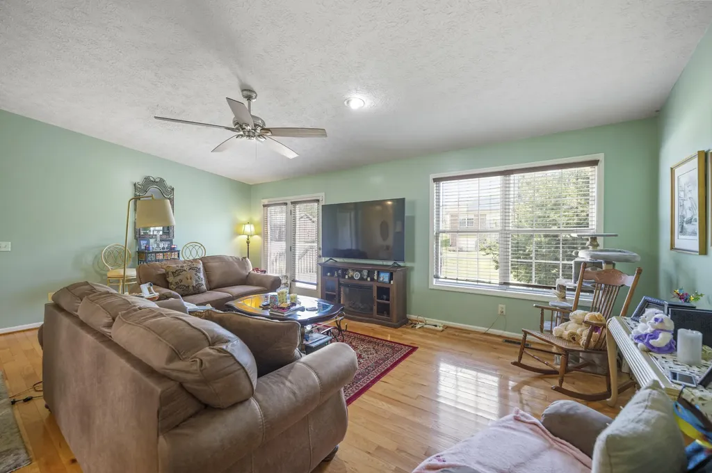 1033 J.d. Circle Berea KY 40403