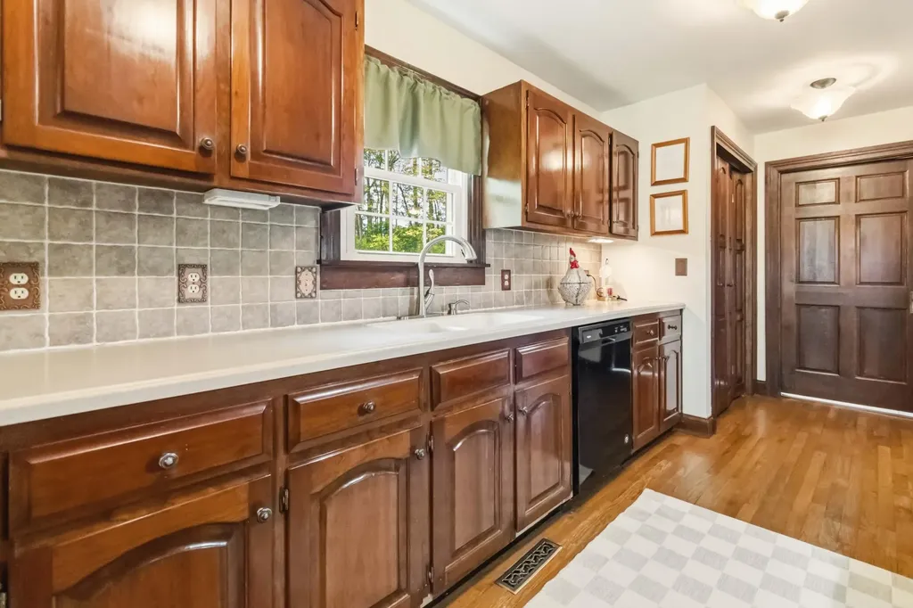 175 Black Wood Lane London KY 40741